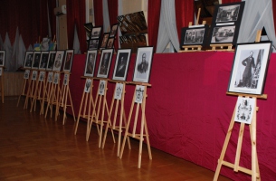 Wystawa w OSP w Szczekocinach dotycząca gen. Amilkara Kosińskiego zaaranżowana i wykonana przez instruktora MGOKiS Grzegorza Dudałę, pokazująca m.in. potomków gen. Amilkara Kosińskiego. 