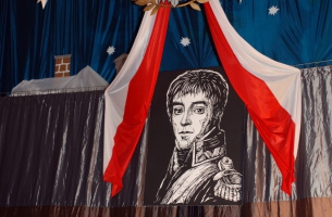 Główny fragment wystroju sali w OSP w Szczekocinach, specjalnie przygotowanej przez instruktora MGOKiS Grzegorza Dudałę na okoliczność uroczystości ku czci gen. Amilkara Kosińskiego. 