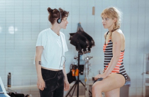 Kristen-Stewart-directs-Imogen-Poots-in-The-Chronology-of-Water-photographer-credit-Andrejs-Strokins-Grande