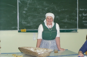 nauka wykonywania pieczywka obrzedowego - pr. Krzesiwo