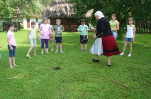 zabawy pastwiskowe na skansenie w Sieradzu w ramach pr. Krzesiwo