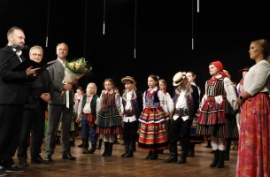 Życzenia od burmistrza Michała Koneckiego, wiceburmistrza Jana Zięby i Dariusza Kołodziejczyka, przewodniczącego Rady Miejskiej w Opocznie